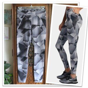 NIKE Speed 7/8 Mid-Rise Running Tights - Geo-Print, Size XS